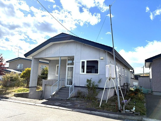 北見市高栄東町４丁目５番１７号　地下１階付平家建中古売家