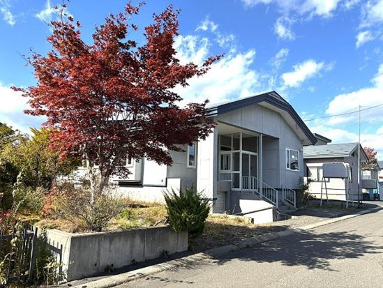 北見市高栄東町４丁目５番１７号　地下１階付平家建中古売家の外観