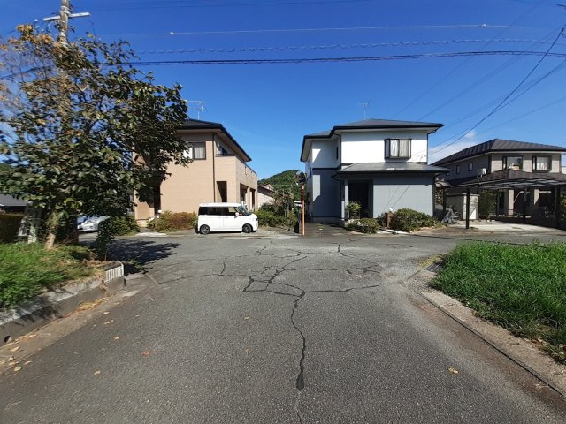 宇土市松山町の売地の周辺|西側道路