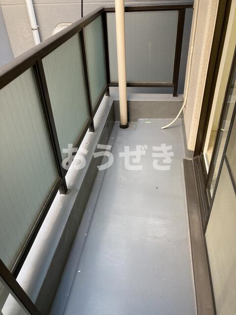 黄金ビルのバルコニー