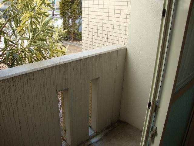 ＢＲＩＮＤＤＬＥ　ＣＯＵＲＴのバルコニー|ベランダ
