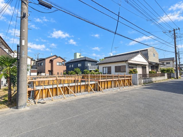三郷市　戸ケ崎　新築戸建　全2棟の前面道路含む現地写真|前面道路含む現地写真です