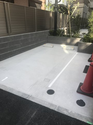 パティーナ住吉Duoの駐車場