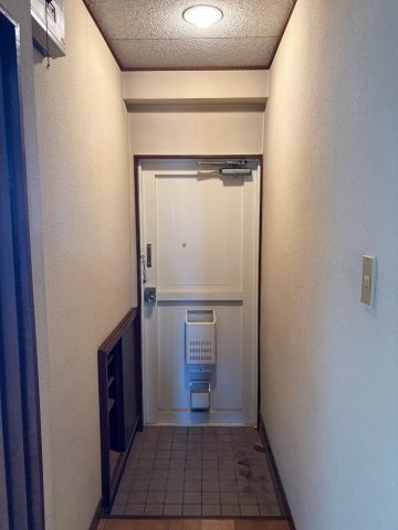宮ノ下マンションの玄関