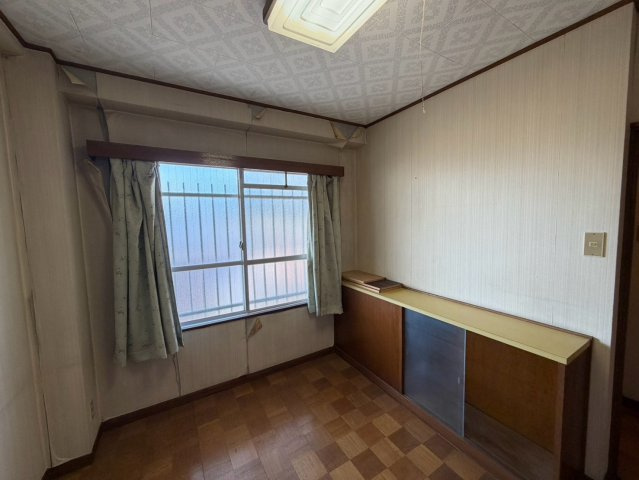 宮ノ下マンションの洋室