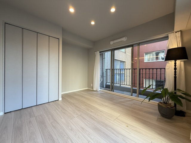 新宿区西新宿７丁目の中古マンションの洋室|（約7.2帖）