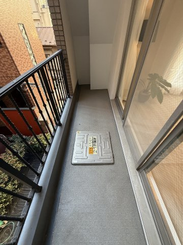 新宿区西新宿７丁目の中古マンションのバルコニー