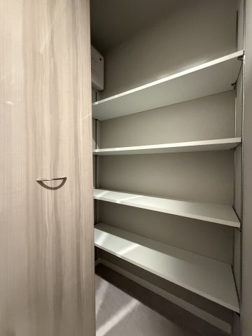新宿区西新宿７丁目の中古マンションの収納|シューズボックス
