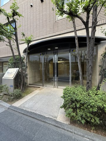 新宿区西新宿７丁目の中古マンションのエントランス