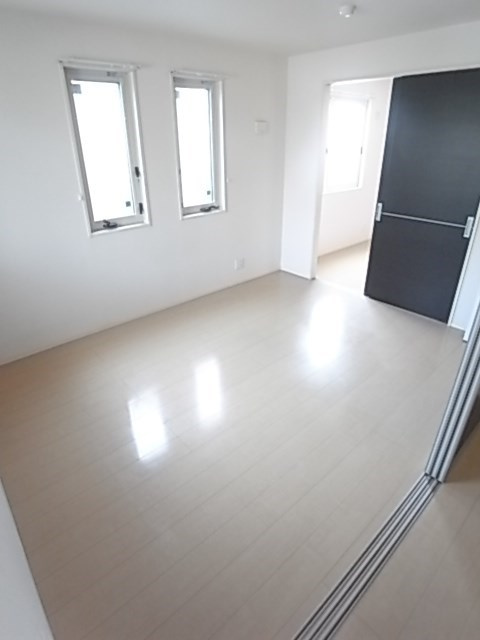 Crestia 東園田の居間・リビング