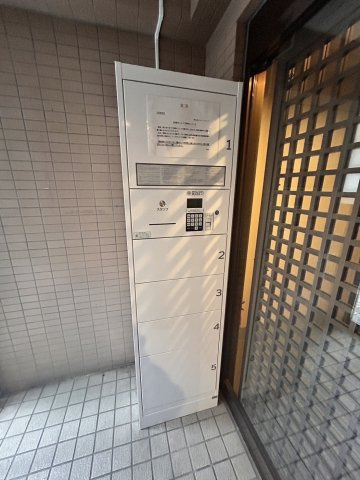 真正館の玄関
