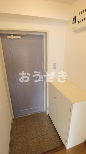 セルダム弦巻の玄関