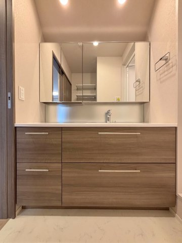 エルズプラス上北沢の独立洗面台