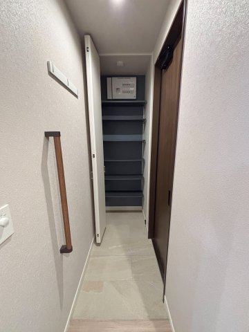エルズプラス上北沢の玄関