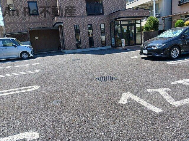 アーバンスクエアの駐車場