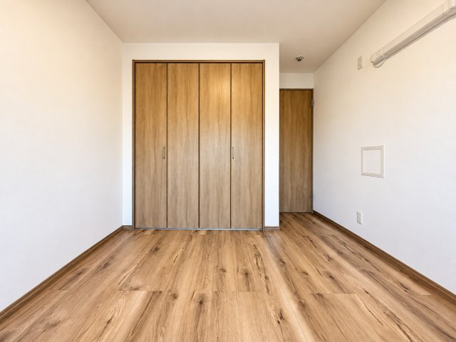 扶桑ハイツ南太田の洋室|収納と居住空間のバランスが良く、日常生活を快適にサポートします。