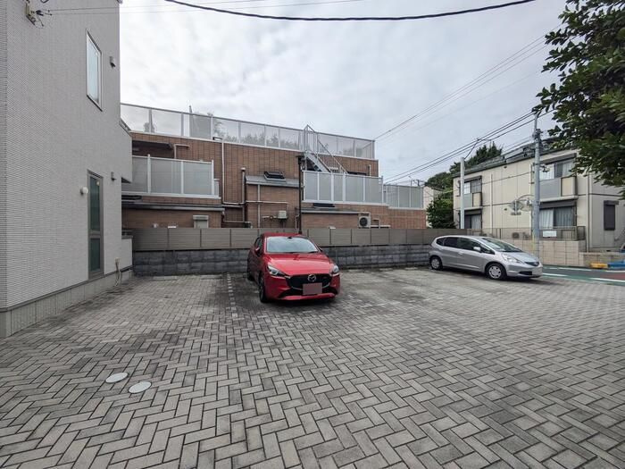 カーサ ベルリオの駐車場