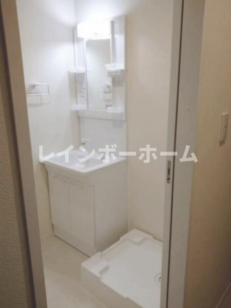 エミシアの独立洗面台