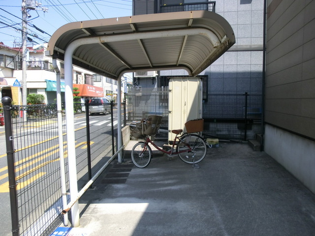 シティーホームのその他共用部分|敷地内専用駐輪場有ります。