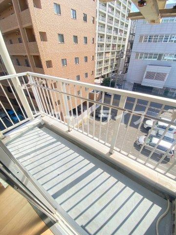大阪市淀川区三国本町２丁目の賃貸マンションのバルコニー