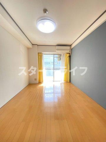 大阪市淀川区三国本町２丁目の賃貸マンションの居間・リビング