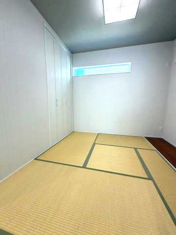 【和室】 | 高砂市伊保崎1丁目　戸建 | 和室ならではの温かな和の空間で寛ぎの時間を過ごせます