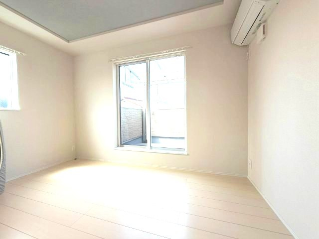 【洋室】 | 高砂市伊保崎1丁目　戸建 | 洋室約7帖