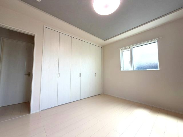【洋室】 | 高砂市伊保崎1丁目　戸建 | 洋室約7帖