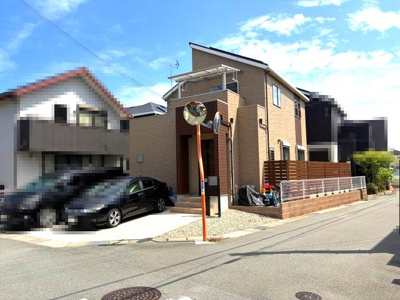 【前面道路含む現地写真】 | 高砂市伊保崎1丁目　戸建 | 前面道路含む現地写真です