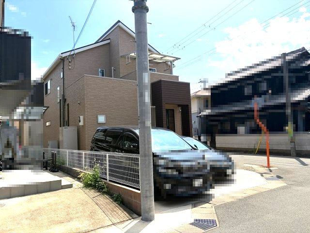 【前面道路含む現地写真】 | 高砂市伊保崎1丁目　戸建 | 前面道路含む現地写真です