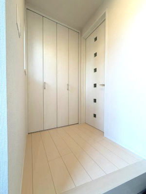 【玄関】 | 高砂市伊保崎1丁目　戸建 | きれいな玄関です