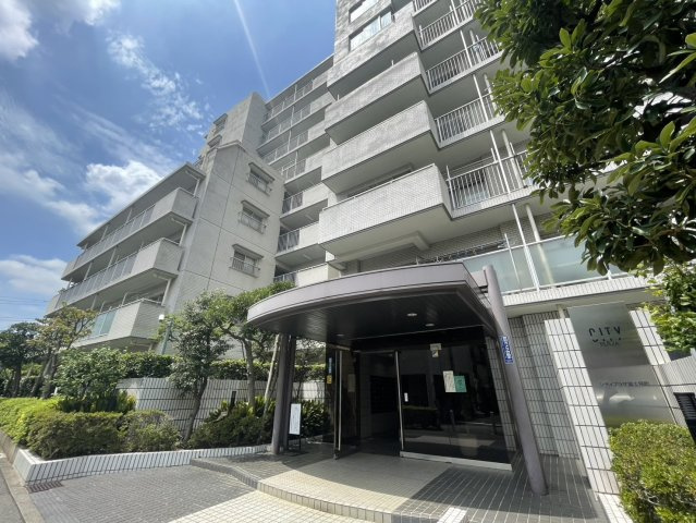 シティプラザ富士見町の外観|2026.09.21撮影

現地ご見学希望・資料請求などお気軽にお問い合わせ下さい！
03-5990-5201