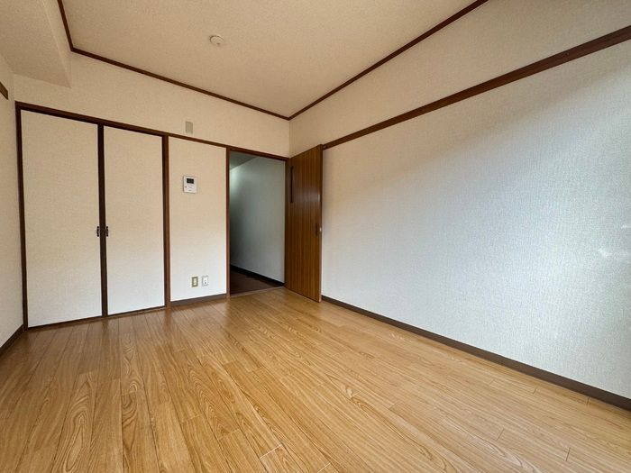 コーポ朝倉の洋室