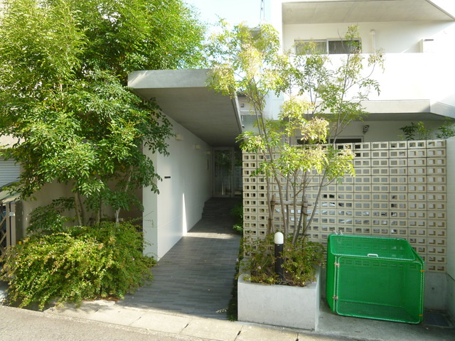 ＧＡＬＬＥＲＩＡ甲子園口のエントランス