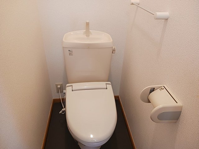 コンパクトで使いやすいトイレです