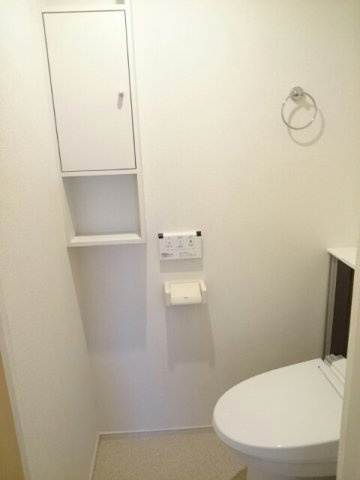 コンパクトで使いやすいトイレです