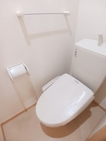 ゆったりとした空間のトイレです