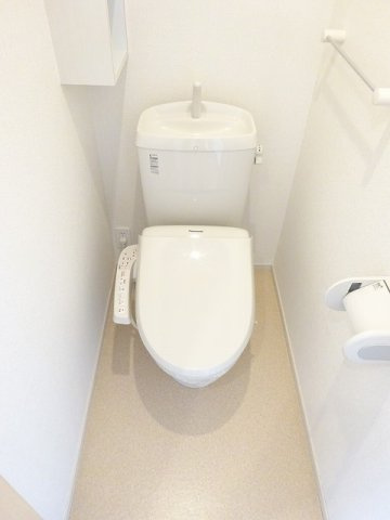 清潔感のあるトイレです