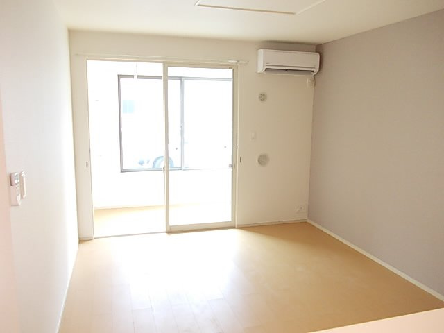 こちらの居間で趣味の時間をお楽しみください