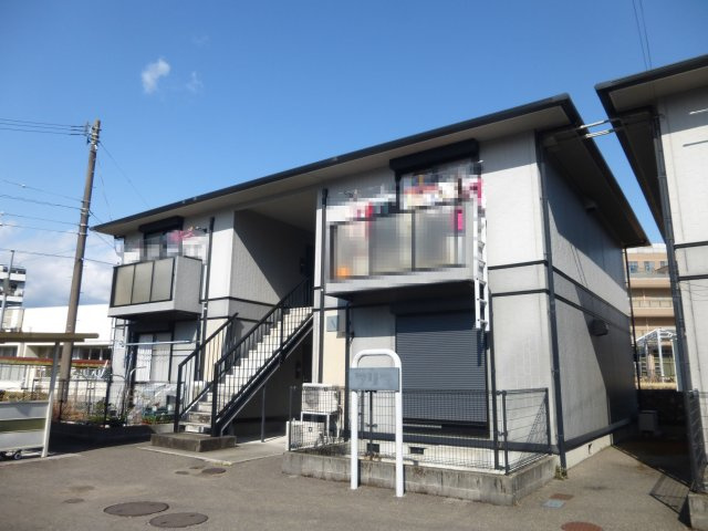 高知市朝倉戊のアパートの外観