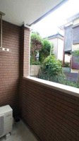 外からの目が気にならないバルコニーで洗濯物が干せます