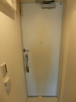 毎日通る玄関はこちらです