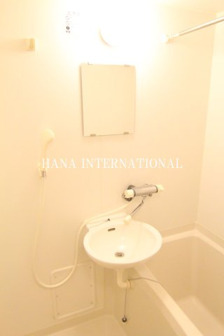 レオパレスＨＡＴＵＳＩＢＡの洗面所