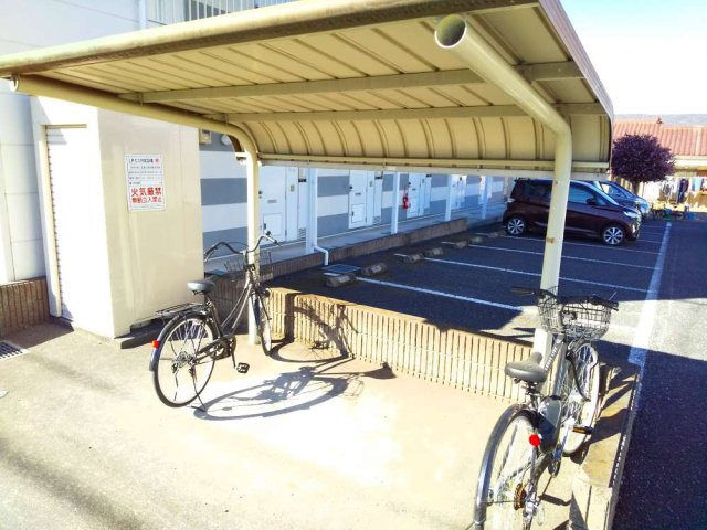 レオパレスポルト２００２のその他|駐輪場