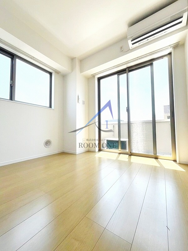 ルル浅草千束の居間・リビング|洋室のお部屋です。