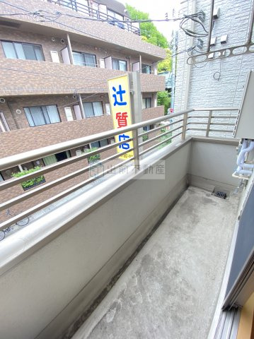 クレストコートのバルコニー