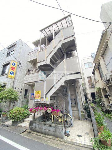 クレストコートの外観