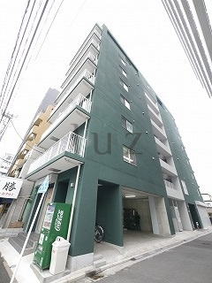 ワイエムピーエフの外観