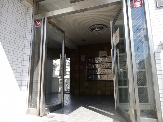 アンフィニィ芥川のエントランス