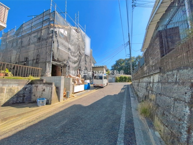 『八王子市新築戸建て』八王子市散田4-45-9【仲介手数料無料】　４期の前面道路含む現地写真|～仲介手数料無料☆八王子ひなた不動産～八王子市散田町　新築戸建て